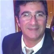 Profesor de Matemática, Física y Química, 30 años de trayectoria en escuelas públicas y privadas. Larga experiencia en CBC
